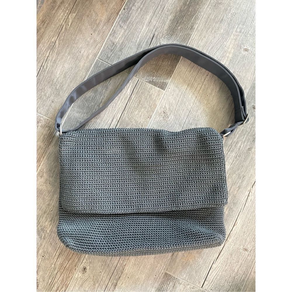 Large grey Sak Messenger Bag, The Sak Shoulderbag, Vintage Crocheted Handbag
